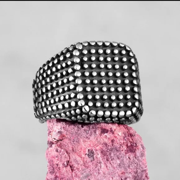 Black and Silver Mesh Ring. S9 - Picture 5 of 5